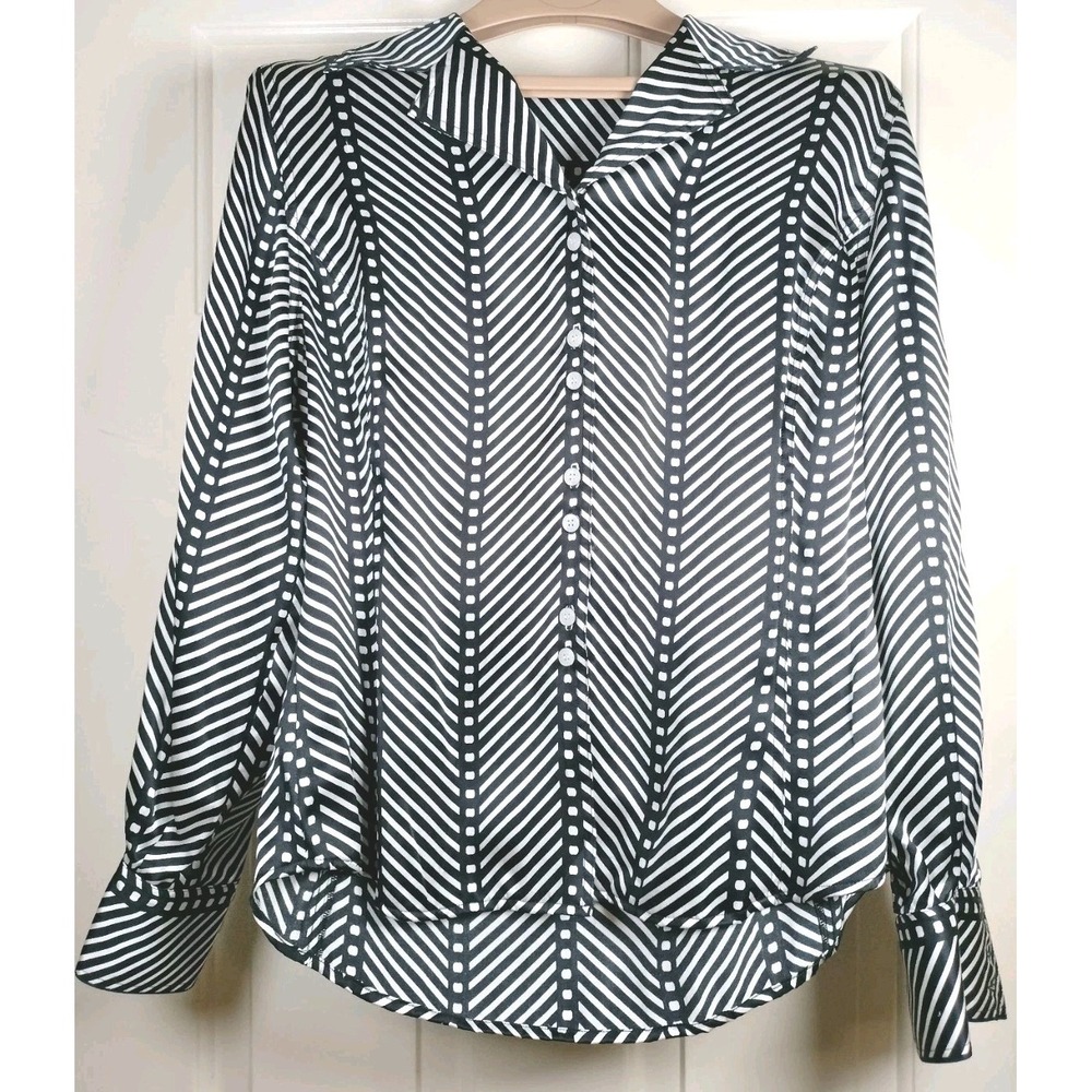 Austin Reed Women's Button-Down Shirt‎ Size 6 Black White Striped 100% Silk